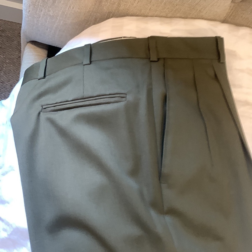 JB Britches Nordstrom Mens Olive Green 100% Virgin Wool Pleated Cuffed Pants USA